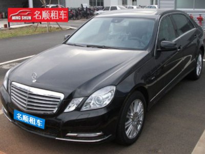 【轿车】奔驰E300